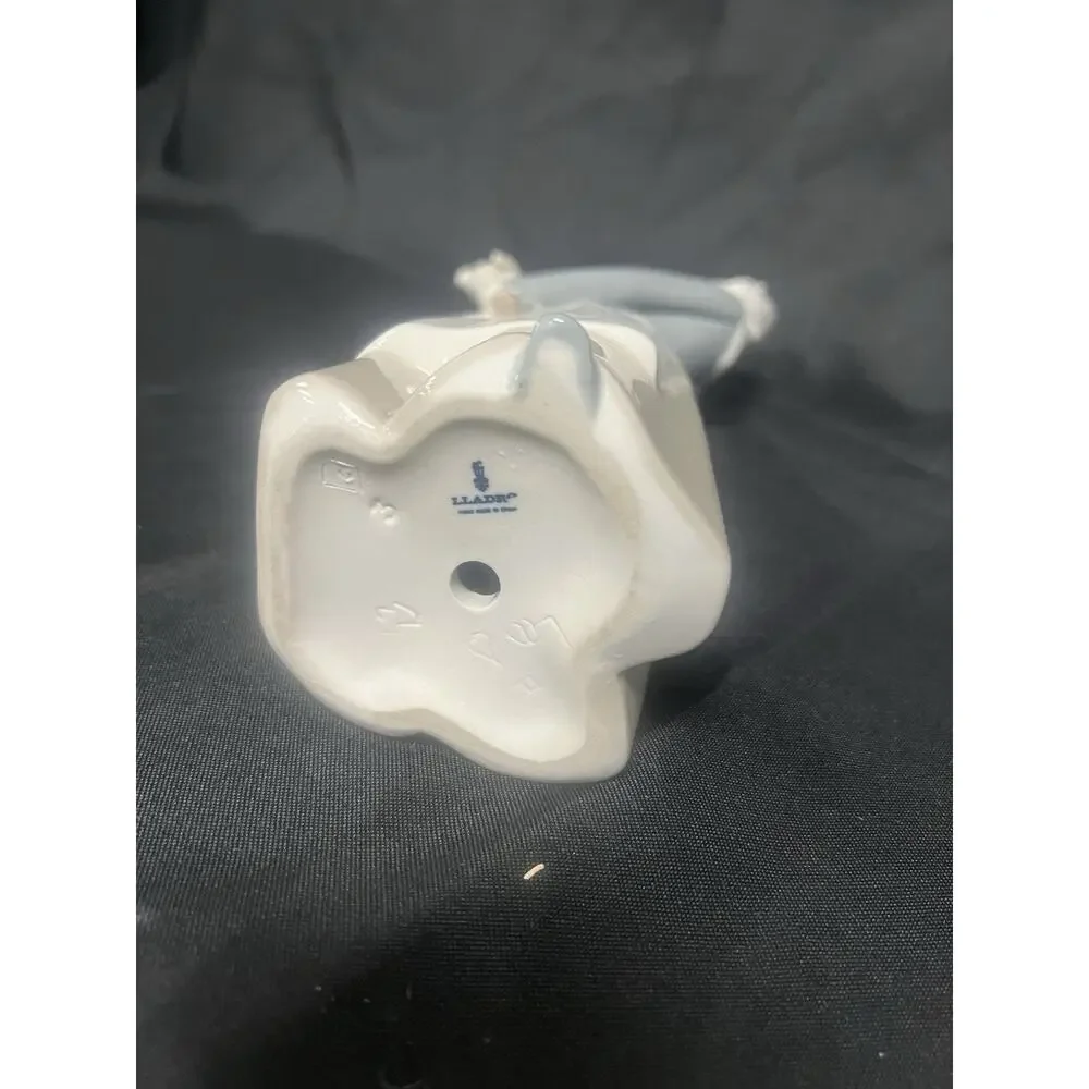 Vintage Lladro Figurine Girl with Lamb #4584 Retired 10 1/2